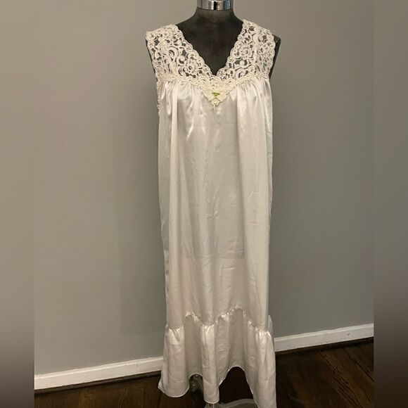 Intimate Concepts by Terry Russo Size Medium - Picture 1 of 9